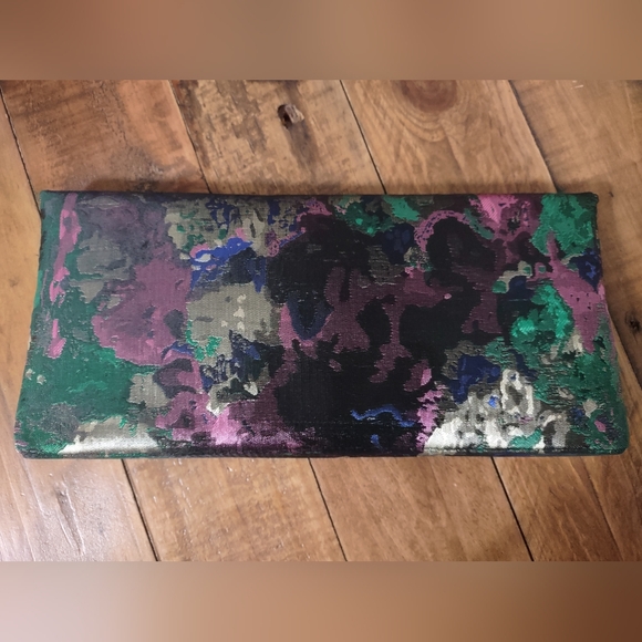 Shiraleah Chicago purple rhinestone clutch purse NEW ๐๐๐ - Picture 4 of 4